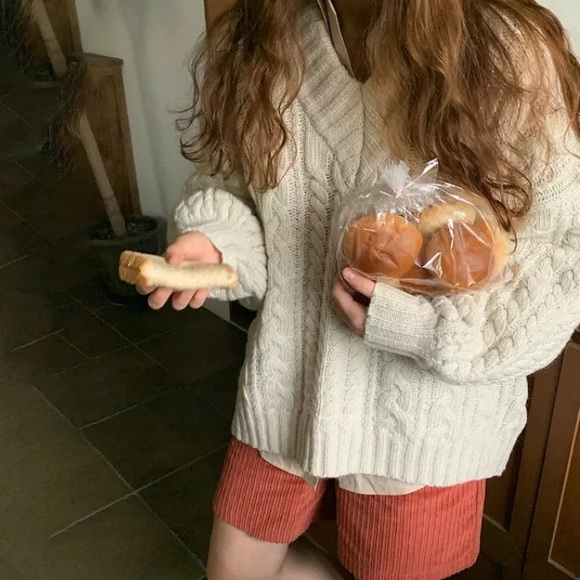 Cable knit sweater khaki beige womens v-neck long sleeve. NEW NWT - Picture 3 of 11